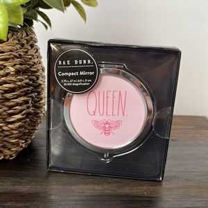 NIB Rae Dunn Compact Mirror QUEEN. 🐝